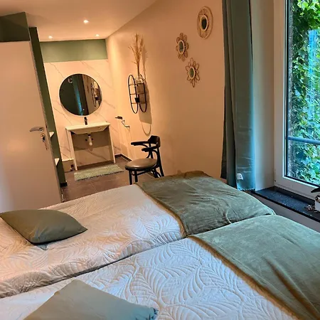House In Moulin Du Ruy With Forest Views בית נופש *